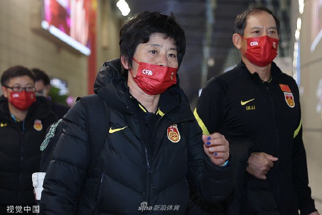 ;在高空拨动琴弦，东弦高，西中北低，弦外之音，一点也不‘南’